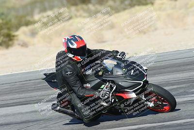 media/Dec-01-2025-Moto Forza (Mon) [[2daa91e15f]]/2-Intermediate Group/Session 4 Turn 9/